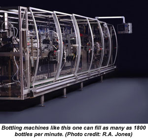 像这样的装瓶机每分钟可以装1800个瓶子。