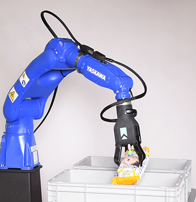 机器人拾取碎片系统能够抓取以前从未见过的物品，并与云中的其他机器人分享它学到的东西。(由righthandrobotics, Inc.提供)